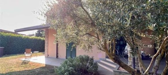 5 bedrooms Villa in Albano Sant'Alessandro, Italy No. 62330 17