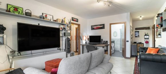 2 bedrooms Apartment in Bergamo, Italy No. 369899 3