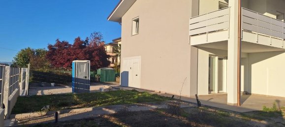 5 rooms House in Campodoro, Italy No. 62015 5