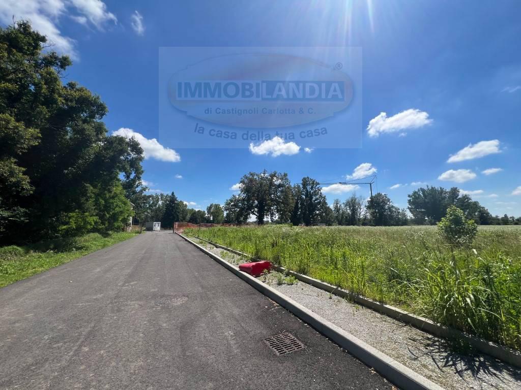 1 room Land in Comazzo, Italy No. 23337