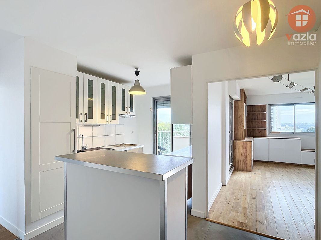 3 غرف نوم شقة في Puteaux, France رقم 164332