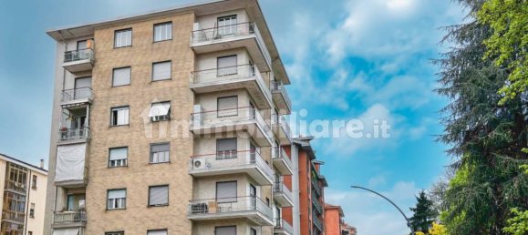 3 Schlafzimmer Wohnung in Collegno, Italy, Nr. 370294 2