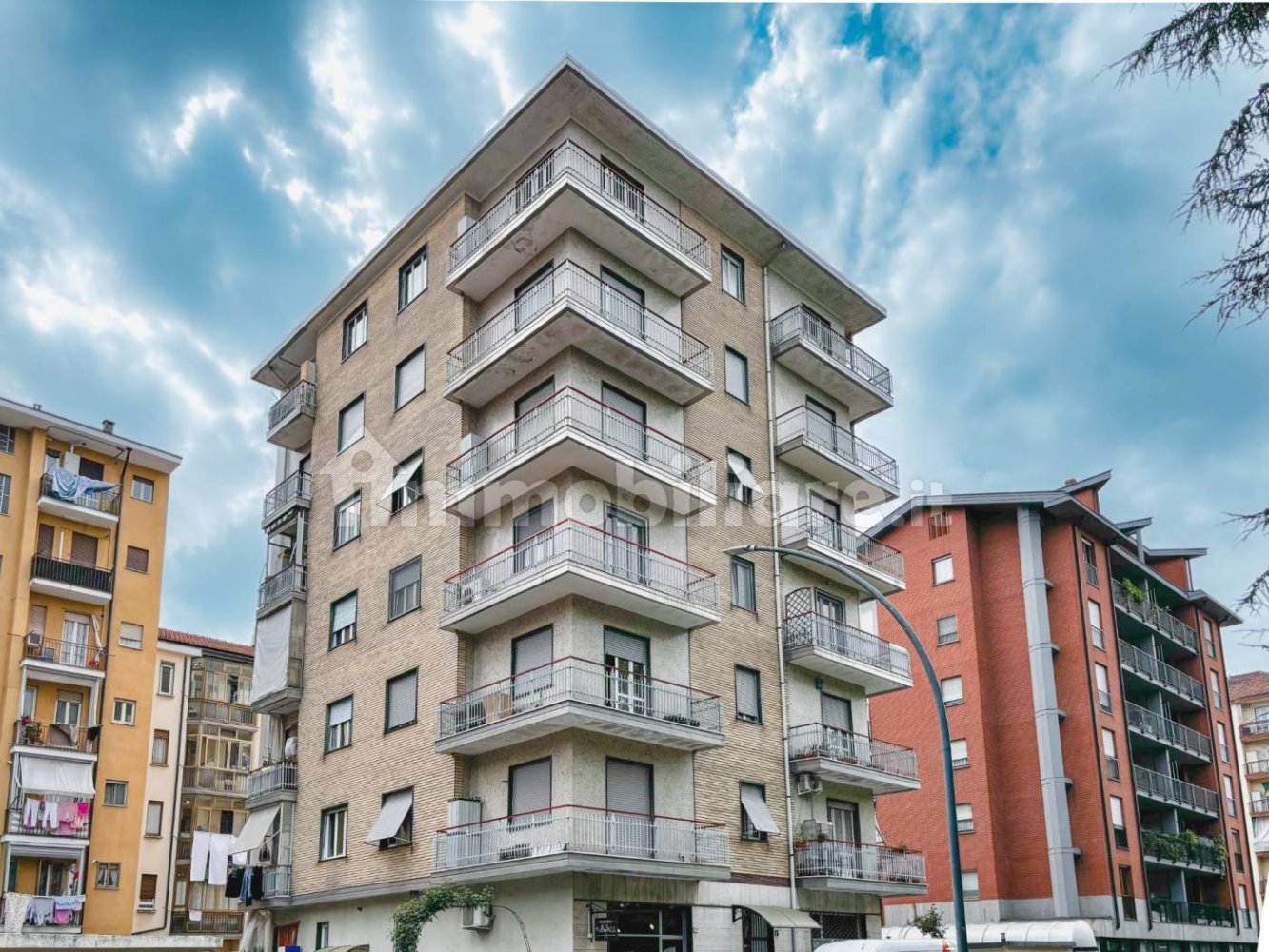 3 Schlafzimmer Wohnung in Collegno, Italy, Nr. 370294