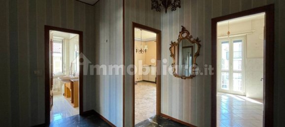 3 Schlafzimmer Wohnung in Collegno, Italy, Nr. 370294 4