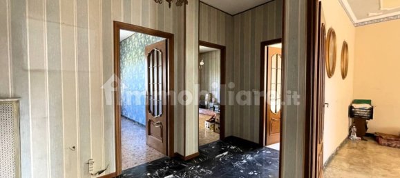 3 Schlafzimmer Wohnung in Collegno, Italy, Nr. 370294 3