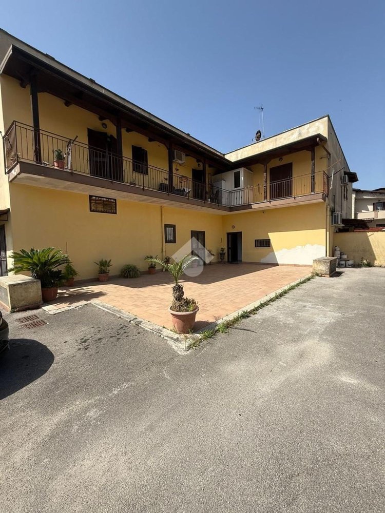 60m² Warehouse in Melito di Napoli, Italy No. 338073