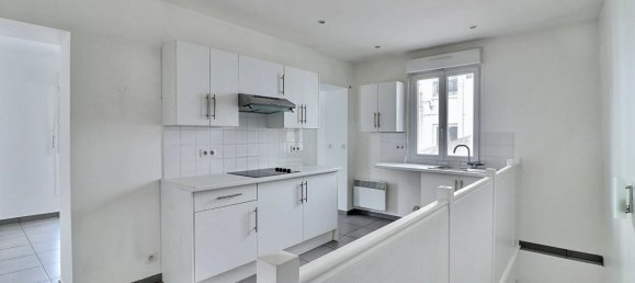 Квартира с 2 спальнями в Курбевуа, Франция № 120435 4