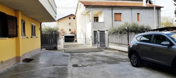 5-salle Appartement à Chieti, Italy No. 177947 2