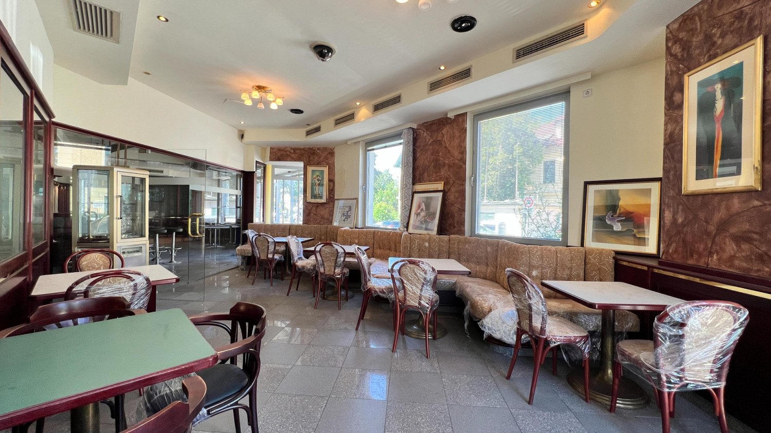 388m² Commercial property in Hietzing, Austria No. 127704