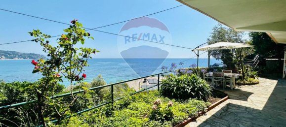 Квартира с 2 спальнями в Ноли, Италия № 56262 5