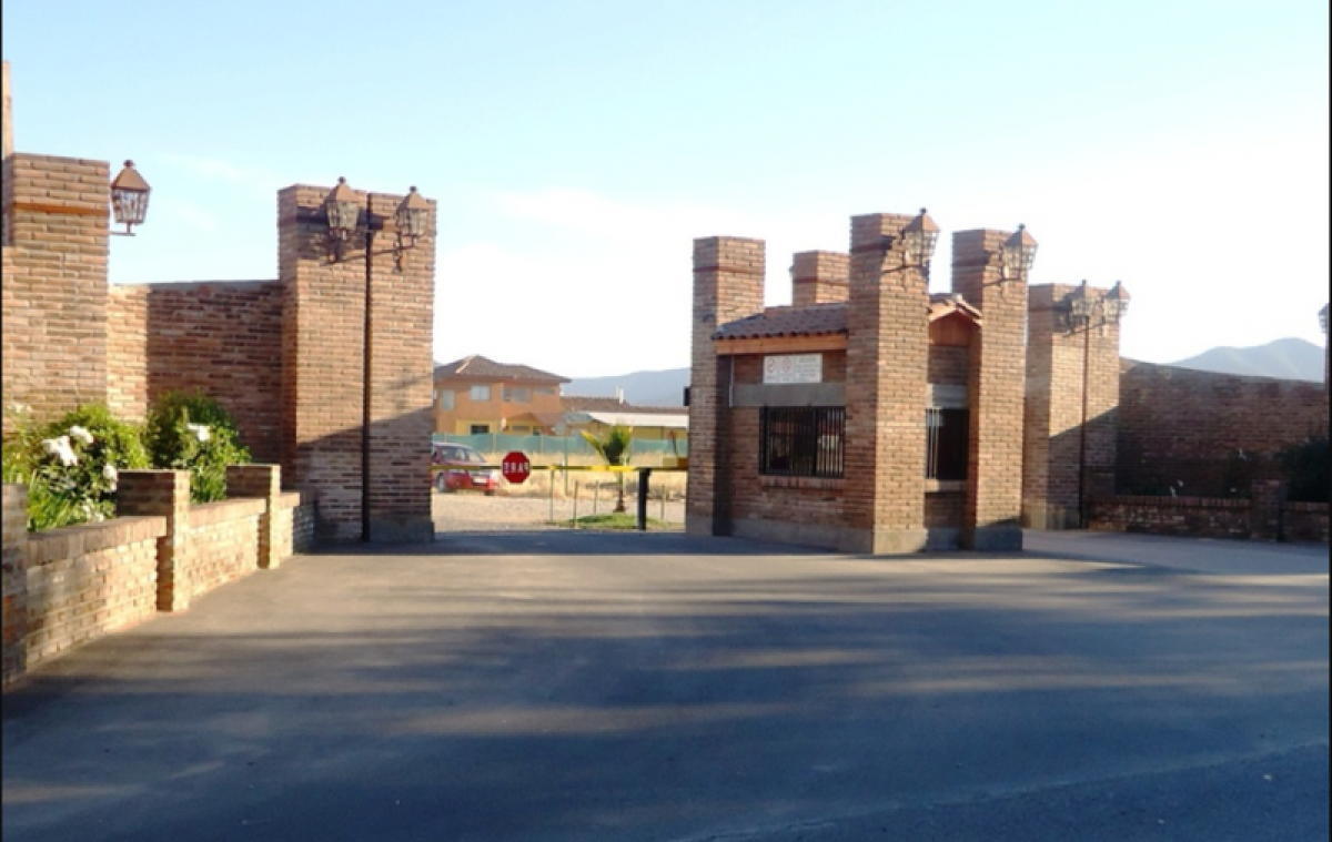 Дом с 2 спальнями в Талаганте, Чили № 4125