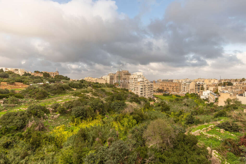 3 bedrooms Apartment in Saint Julian's, Malta No. 4358