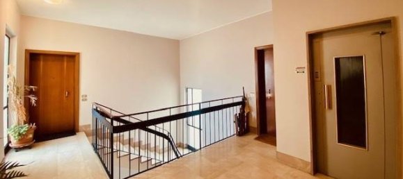 2 bedrooms Penthouse in Como, Italy No. 16508 7