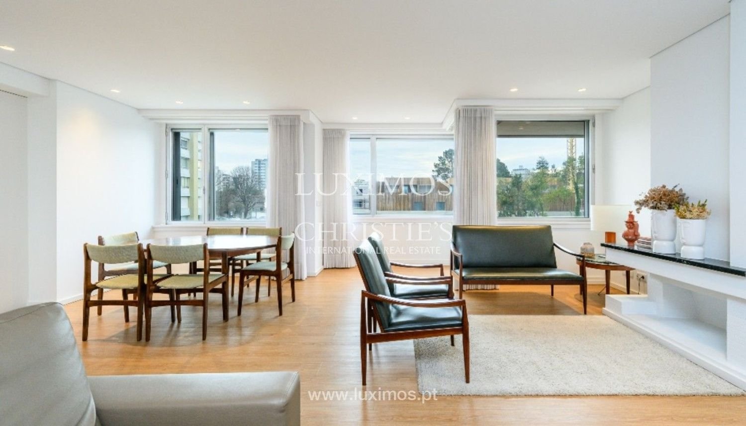 3 bedrooms Apartment in Porto, Portugal No. 108025