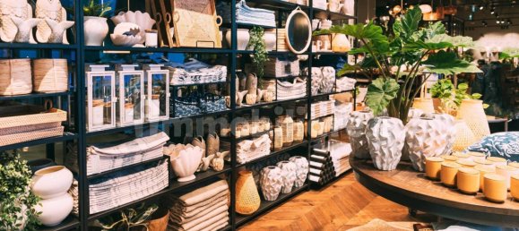 4-Zimmer Gewerbliche Immobilie in Pavia, Italy, Nr. 117420 5