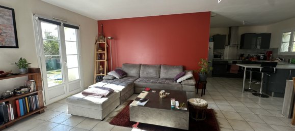 3 bedrooms House in Boe, France No. 100410 3