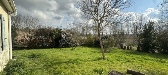 3 bedrooms House in Boe, France No. 100410 2