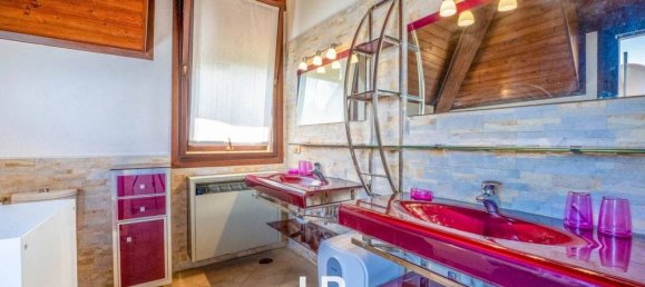 4 bedrooms Villa in Lesa, Italy No. 334967 22