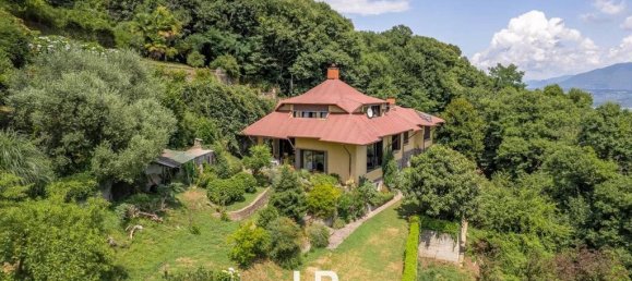 4 bedrooms Villa in Lesa, Italy No. 334967 3