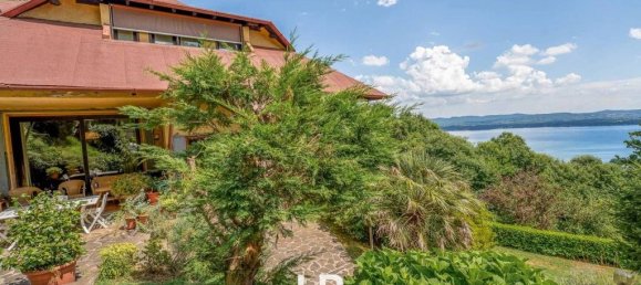 4 bedrooms Villa in Lesa, Italy No. 334967 9