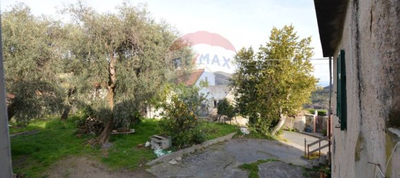 4 bedrooms House in Magliolo, Italy No. 36930 39