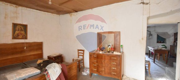 4 bedrooms House in Magliolo, Italy No. 36930 31