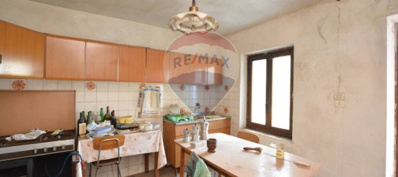 4 bedrooms House in Magliolo, Italy No. 36930 35