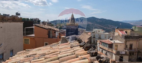 Дом с 1 спальней в Бронте, Италия № 311643 18