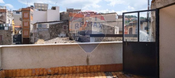 Дом с 1 спальней в Бронте, Италия № 311643 21