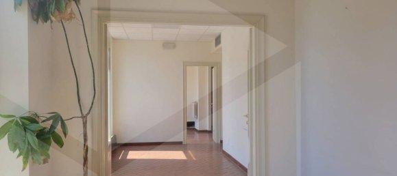 Büro in Pescara, Italy 311m², Nr. 19236 8