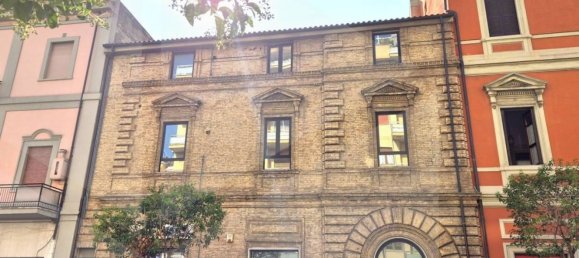 Büro in Pescara, Italy 311m², Nr. 19236 2