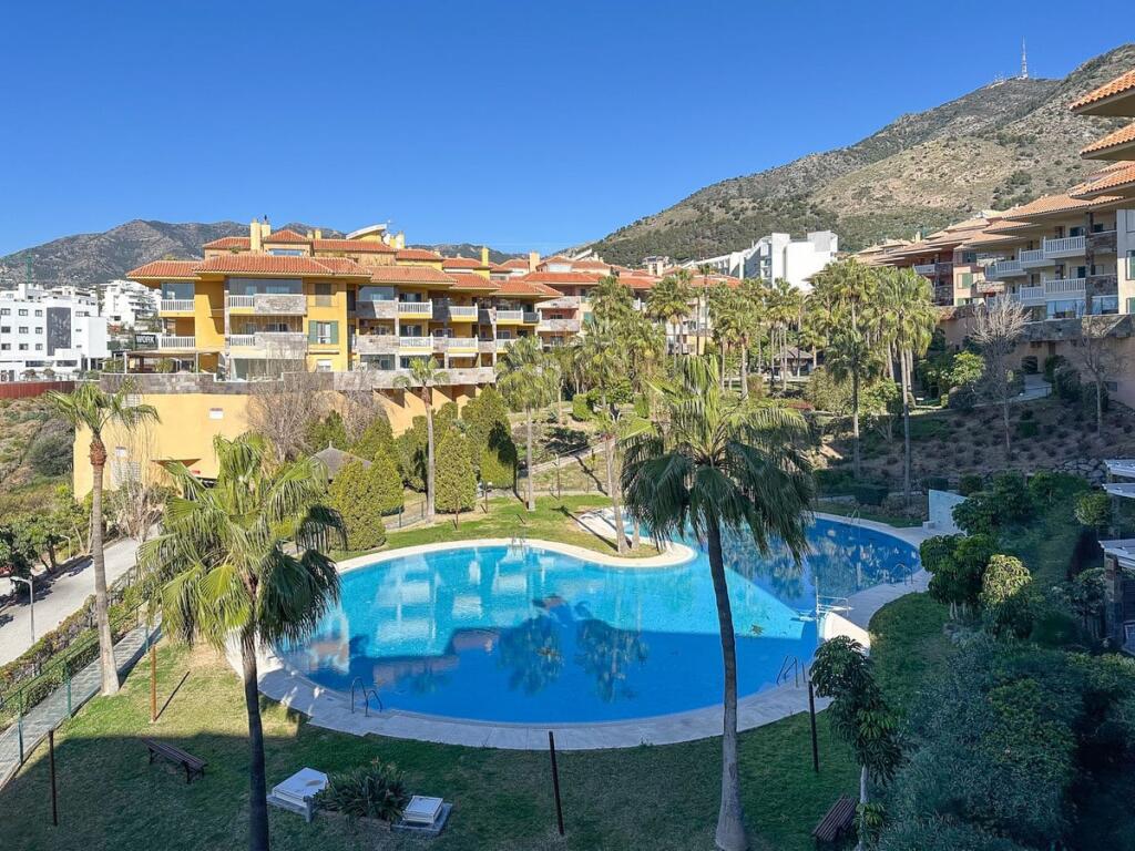 Квартира с 3 спальнями в Фуэнхирола, Испания № 190882