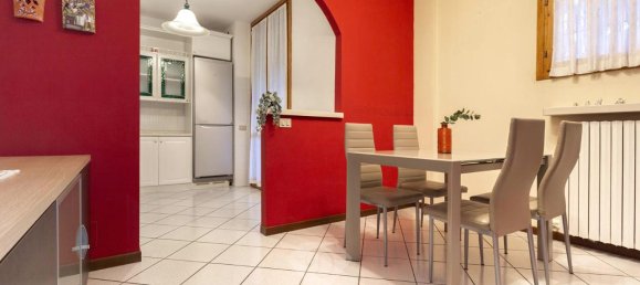 3-salle Appartement à Jerago con Orago, Italy No. 27038 3