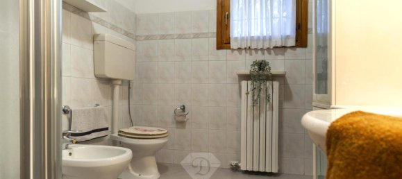 3-salle Appartement à Jerago con Orago, Italy No. 27038 19