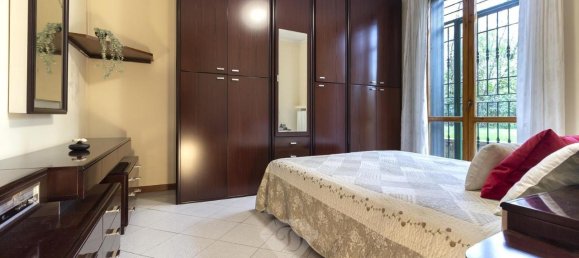 3-salle Appartement à Jerago con Orago, Italy No. 27038 9