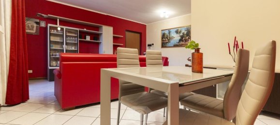 3-salle Appartement à Jerago con Orago, Italy No. 27038 8