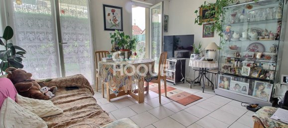 Apartamento de 1 dormitorio en Le Perray-en-Yvelines, France No. 179172 2