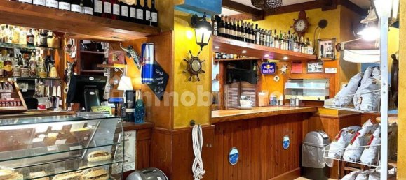 3 rooms Commercial property in Catanzaro, Italy No. 96941 6