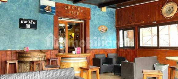 3 rooms Commercial property in Catanzaro, Italy No. 96941 2