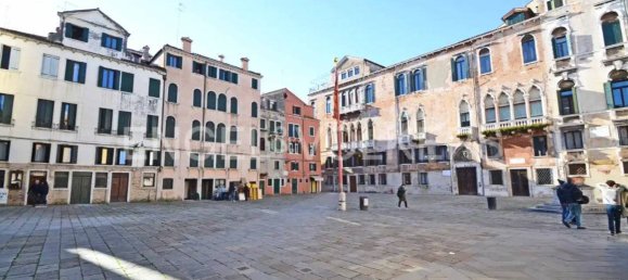 1 bedroom Apartment in Venice, Italy No. 105278 4