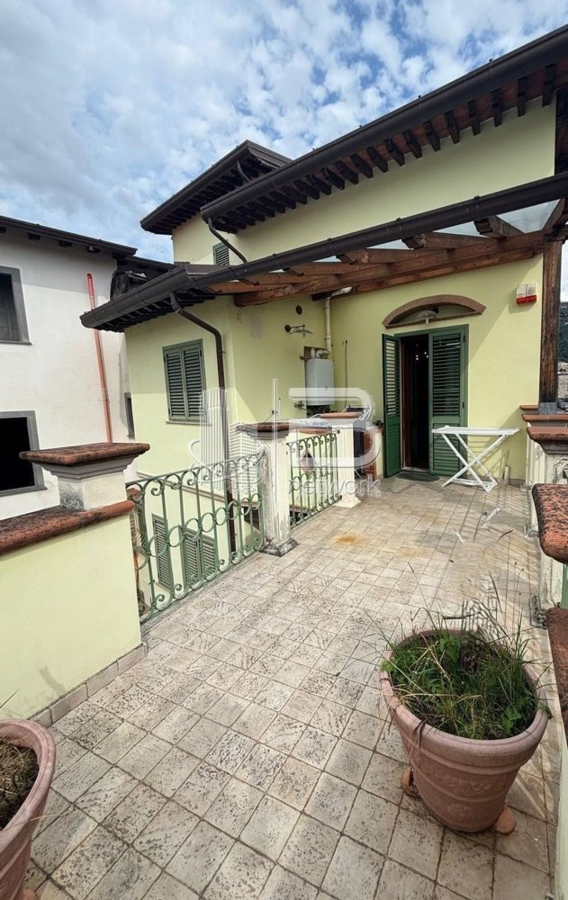 Casa de 6 dormitorios en Massa, Italy No. 358115