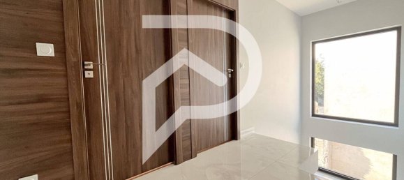 Casa de 5 dormitorios en Aulnay-sous-Bois, France No. 188085 4