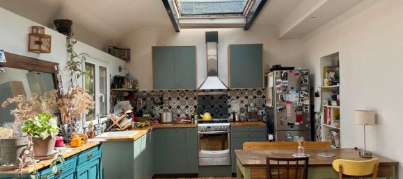 Casa de 2 dormitorios en Romainville, France No. 331296 3