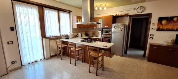 5 rooms Apartment in Valdagno, Italy No. 37691 2