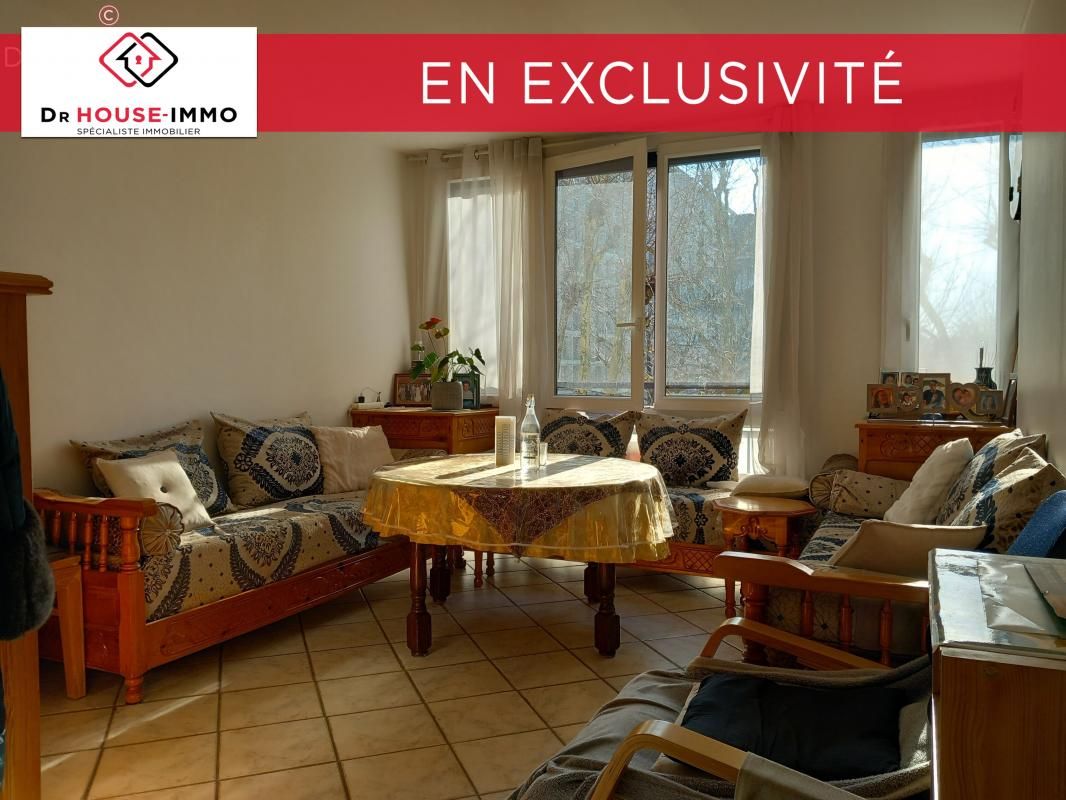 2 chambres Appartement à Montgeron, France No. 151556
