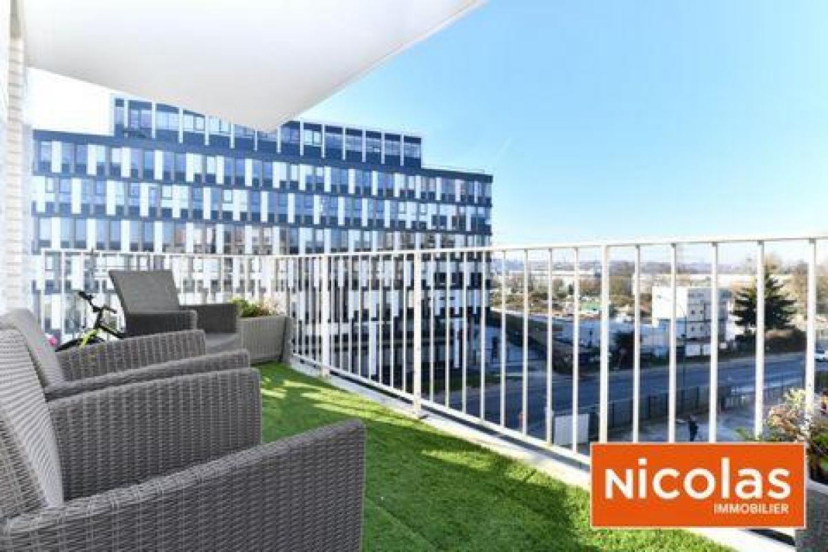 3 bedrooms Condo in Massy, France No. 36268