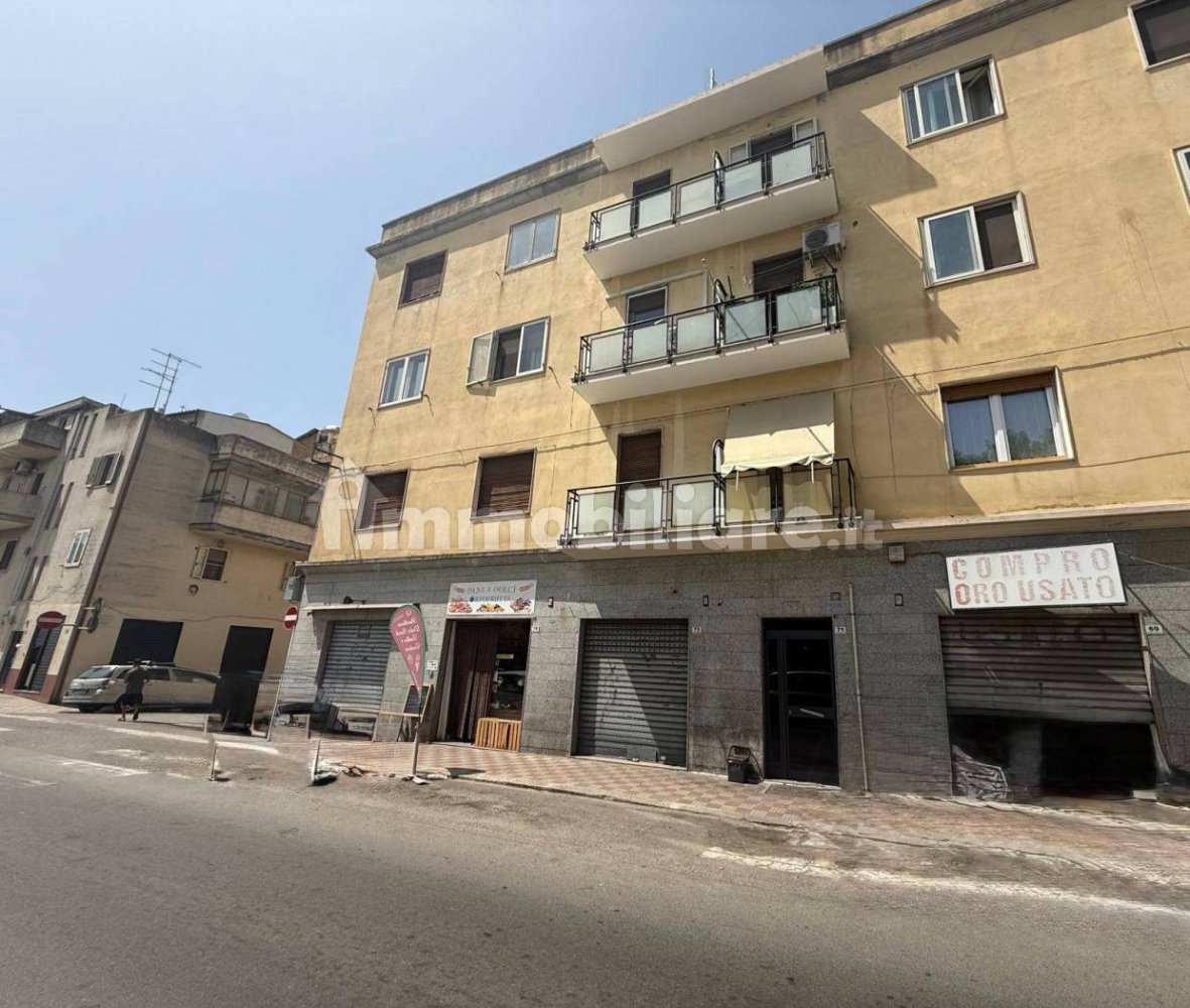 3 bedrooms Apartment in Cagliari, Italy No. 295613