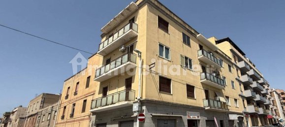 3 bedrooms Apartment in Cagliari, Italy No. 295613 2
