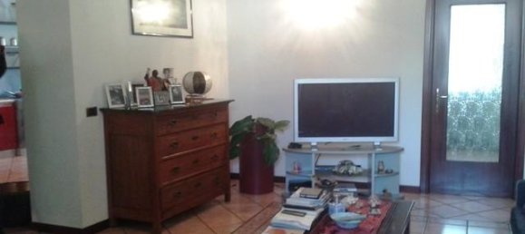 4 rooms Apartment in Piacenza, Italy No. 174114 3