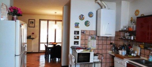 4 rooms Apartment in Piacenza, Italy No. 174114 8